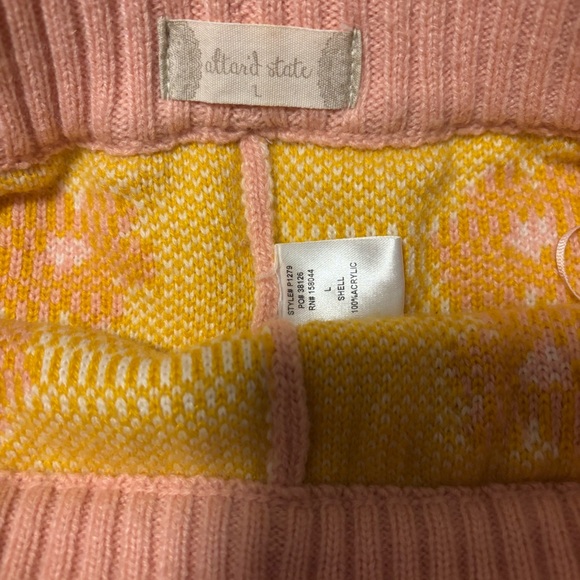 Altar’d State Pink Daisy Knit Shorts - Picture 2 of 8